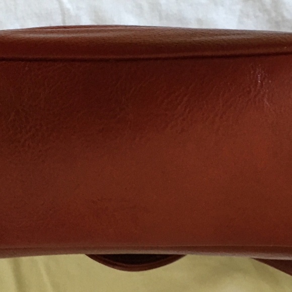 Beautiful Kenneth Cole red leather bag! - Picture 9 of 9